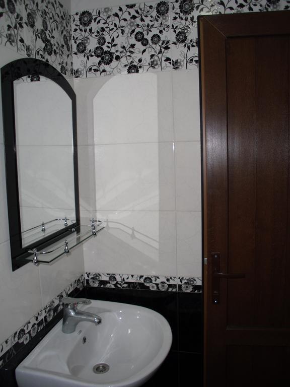 Suliko Guest House バトゥーミ 部屋 写真