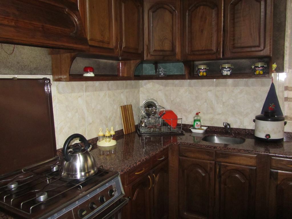 Suliko Guest House バトゥーミ 部屋 写真
