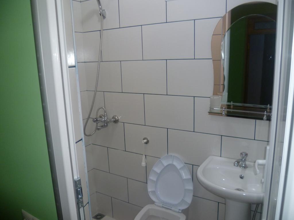Suliko Guest House バトゥーミ 部屋 写真