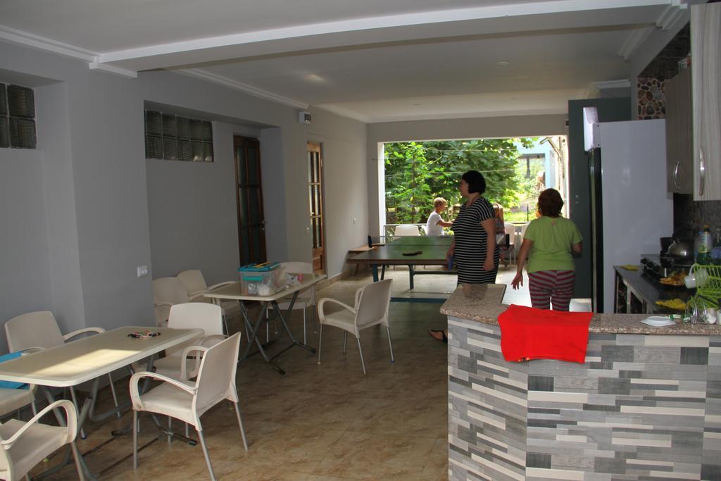Suliko Guest House バトゥーミ エクステリア 写真