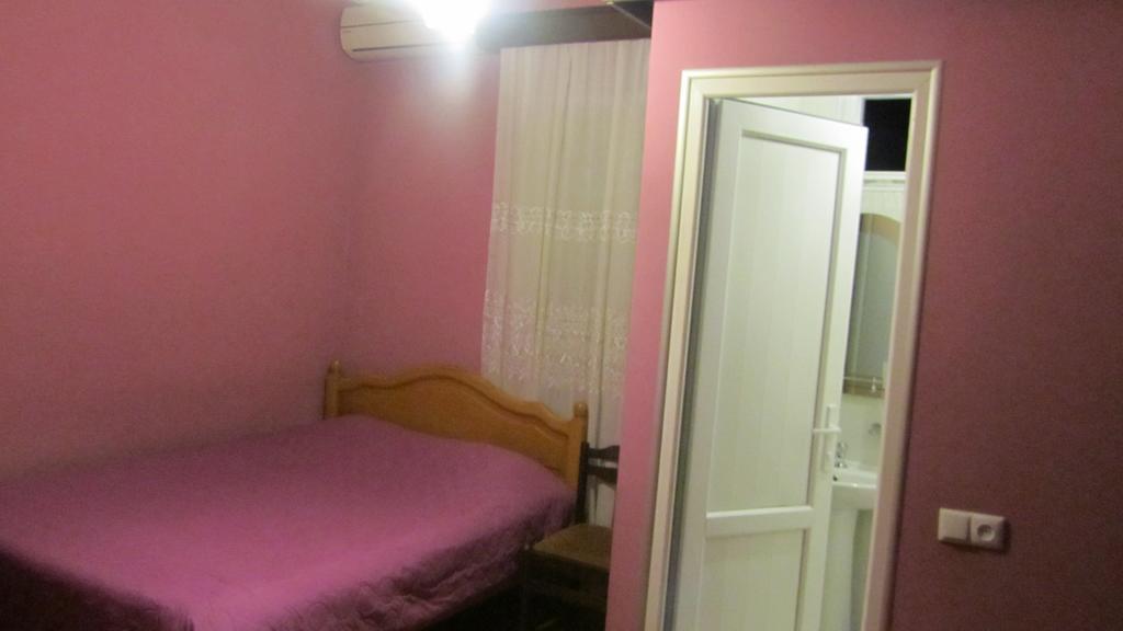 Suliko Guest House バトゥーミ エクステリア 写真
