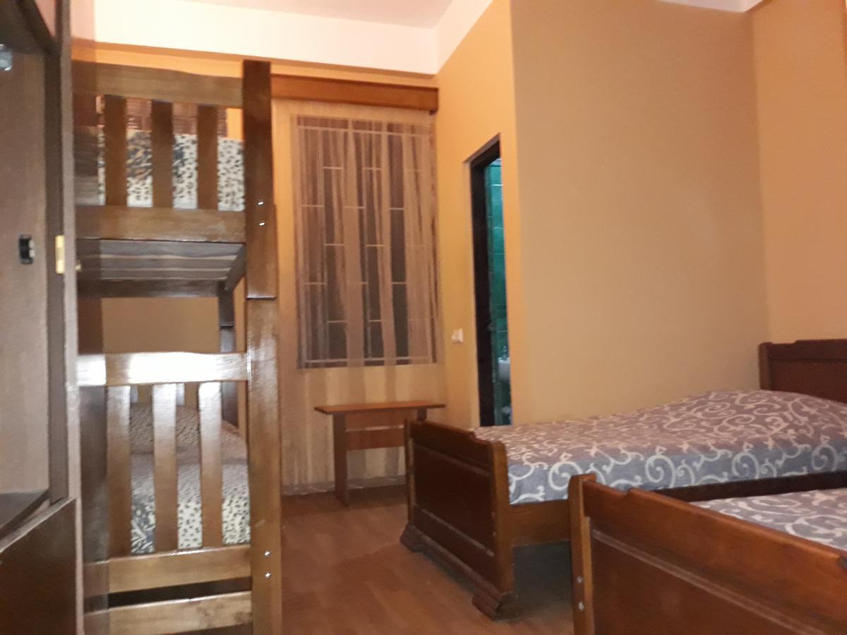 Suliko Guest House バトゥーミ エクステリア 写真